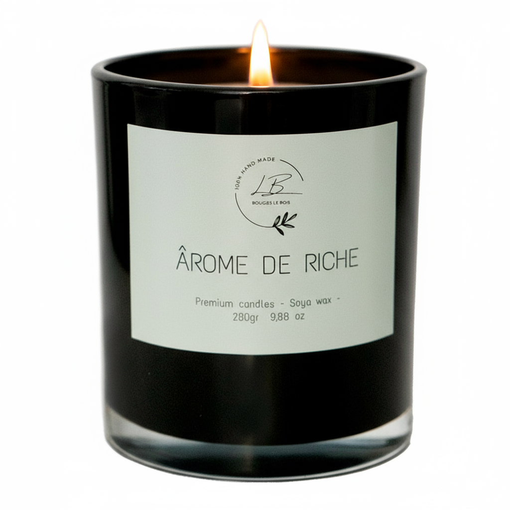 Vela Aromatica Ârome de Riche con el pabilo encendido