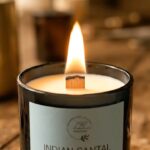 Vela Aromática con el pabilo de madera encendido